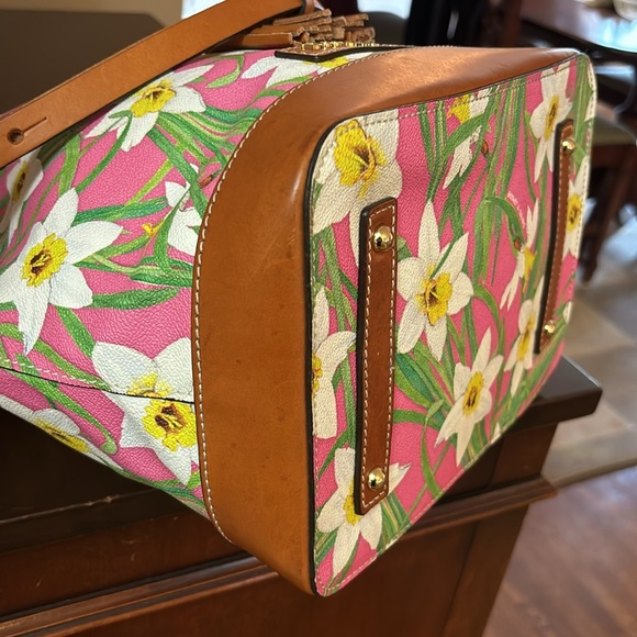 Dooney & Bourke Pink Daffodil Drawstring Bag Excellent Condition - Picture 6 of 15